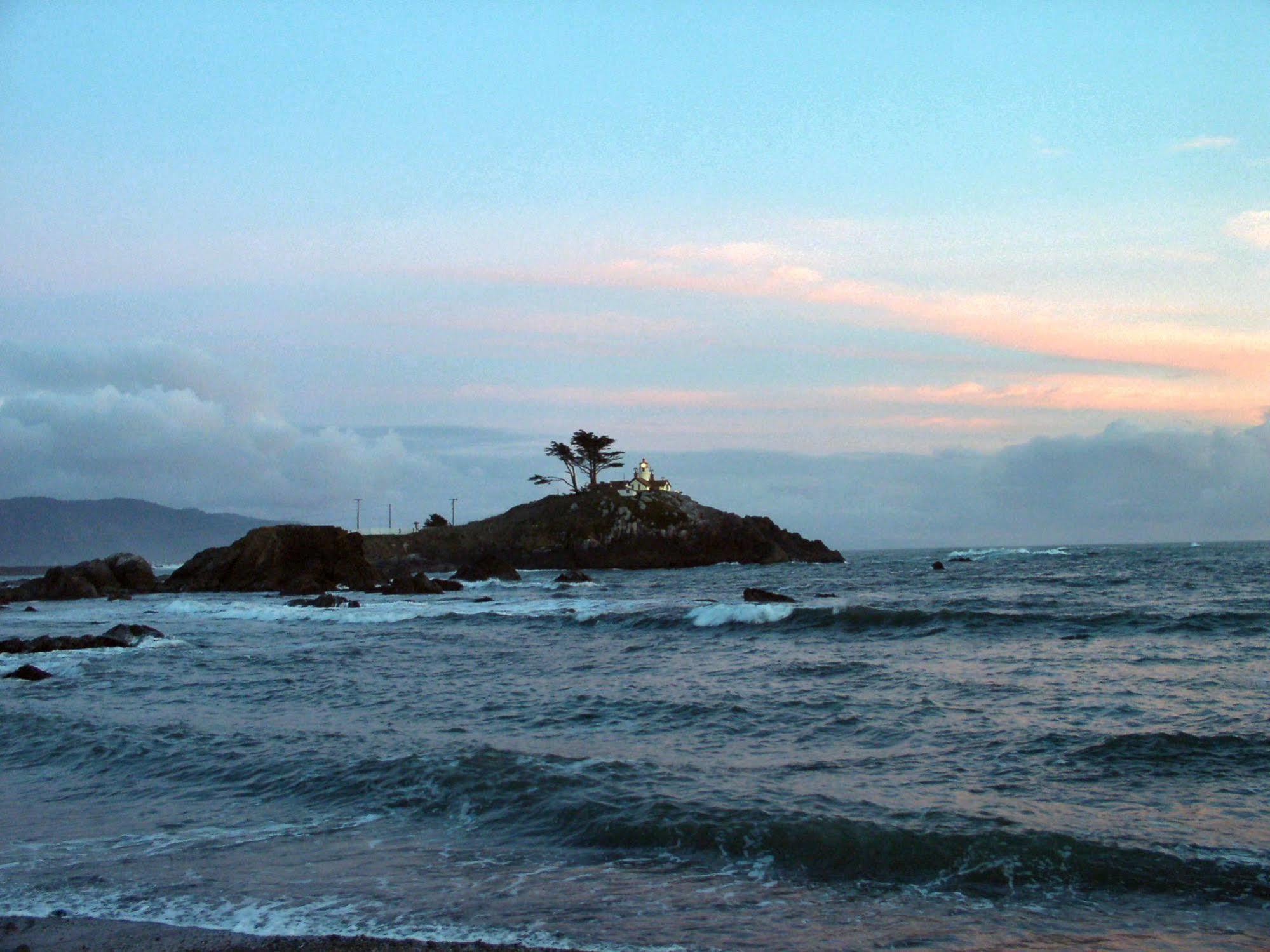 Oceanfront Lodge Crescent City Exterior photo
